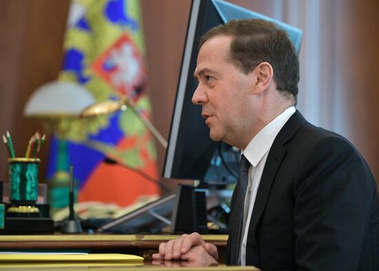 Президент РФ В. Путин встретился с председателем правительства РФ Д. Медведевым