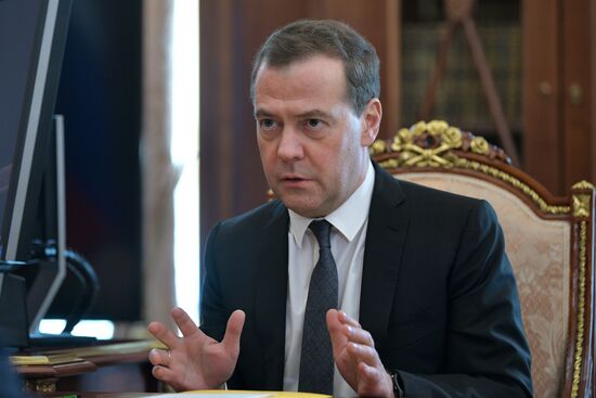 Президент РФ В. Путин встретился с председателем правительства РФ Д. Медведевым