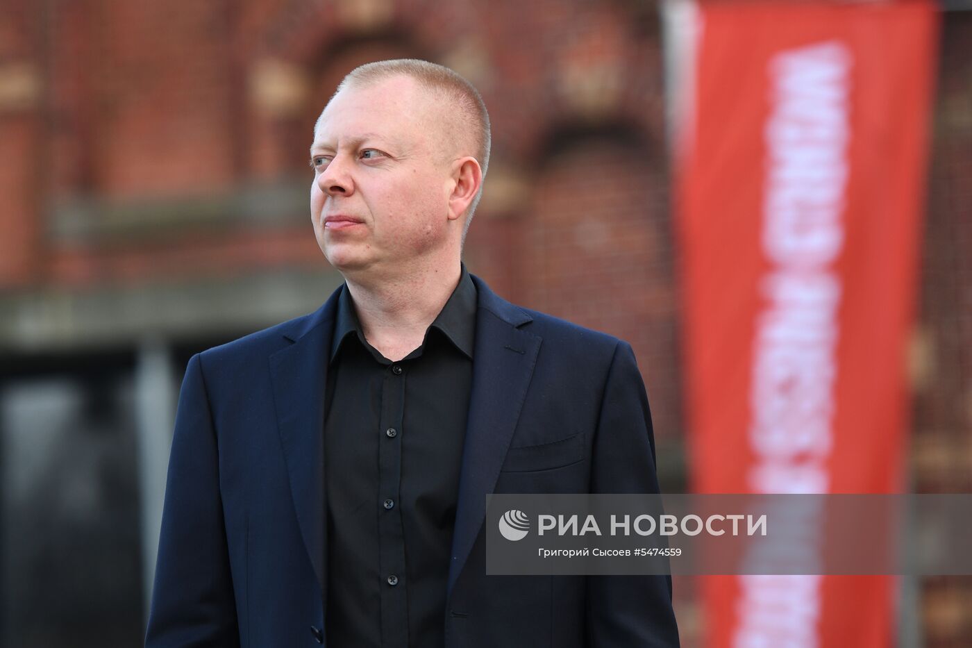 Фотокорреспонденту МИА "Россия сегодня" В. Мельникову вручили премию World Press Photo