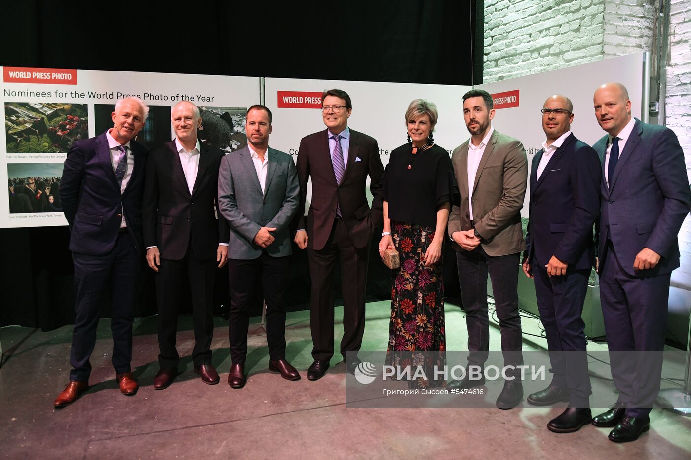 Фотокорреспонденту МИА "Россия сегодня" В. Мельникову вручили премию World Press Photo