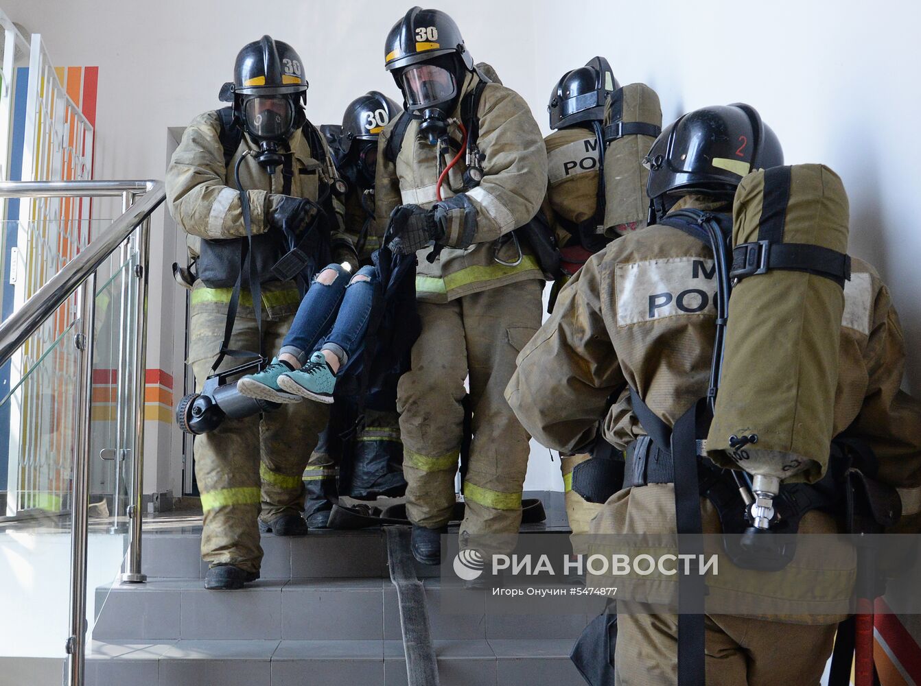 Учения по эвакуации людей и ликвидации пожара в ТЦ "Южный парк" в Хабаровске
