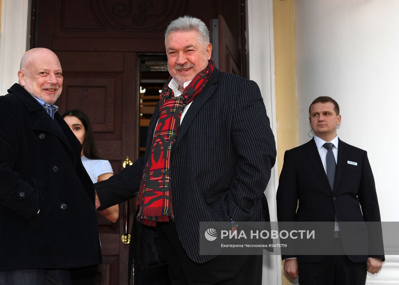 Первая церемония вручения кинематографической премии "Восток — Запад. Золотая арка"