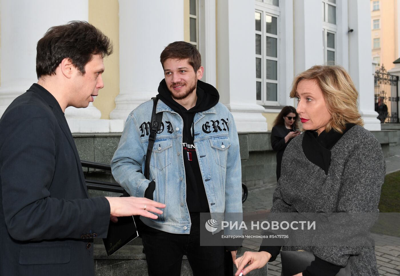Первая церемония вручения кинематографической премии "Восток — Запад. Золотая арка"