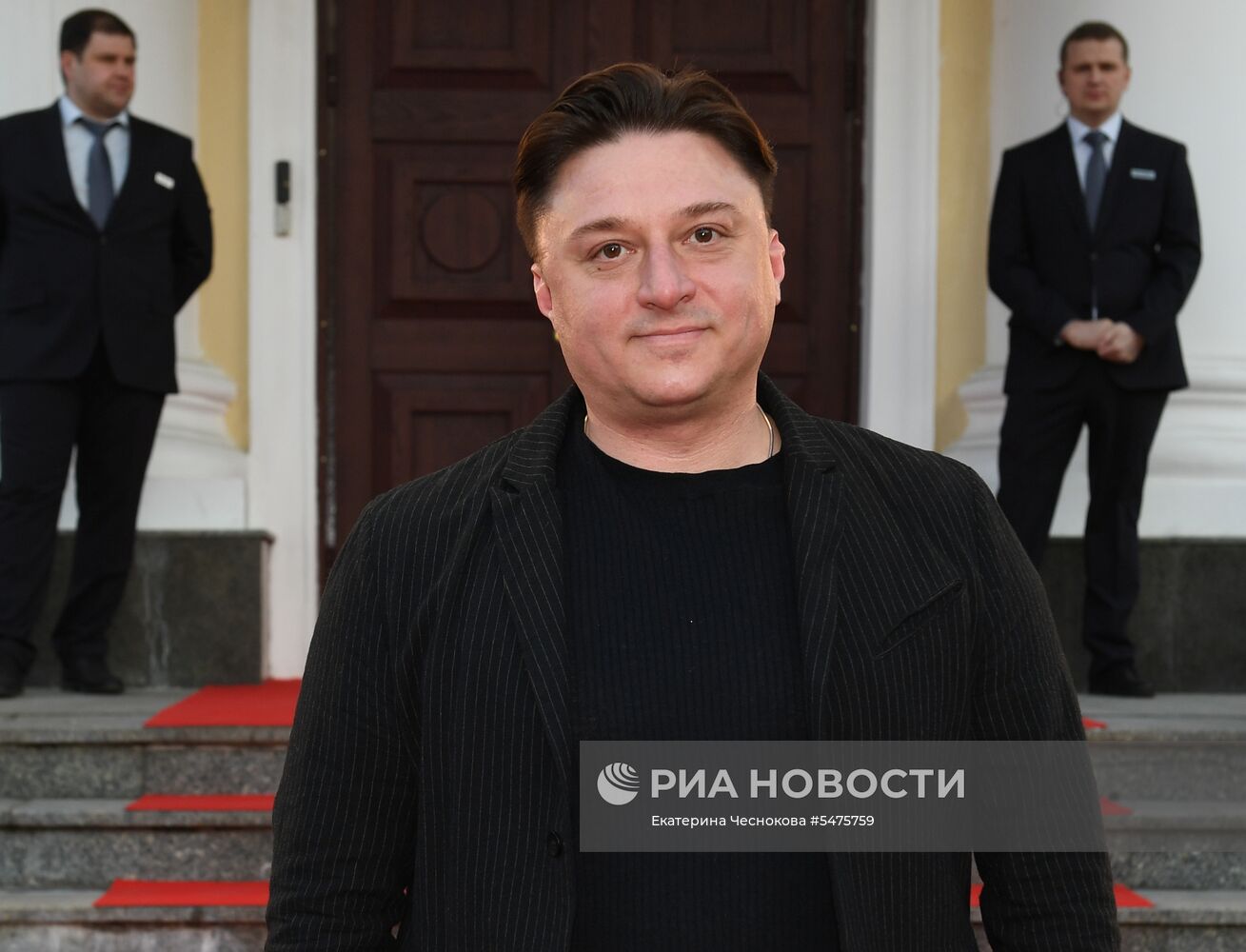 Первая церемония вручения кинематографической премии "Восток — Запад. Золотая арка"