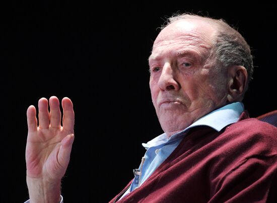 Показ спектакля «Reception» в театре имени Моссовета