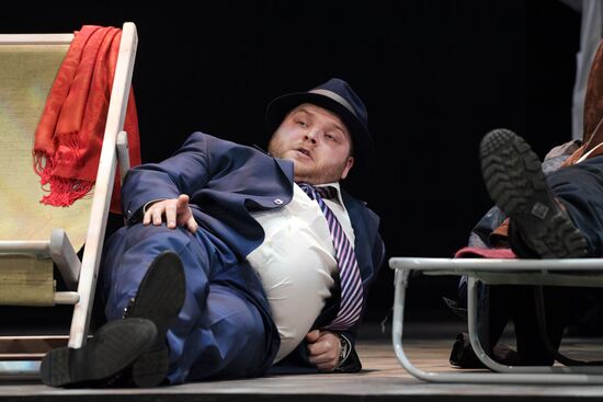 Показ спектакля «Reception» в театре имени Моссовета