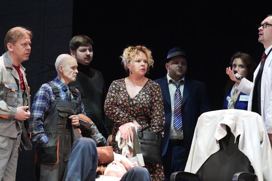 Показ спектакля «Reception» в театре имени Моссовета