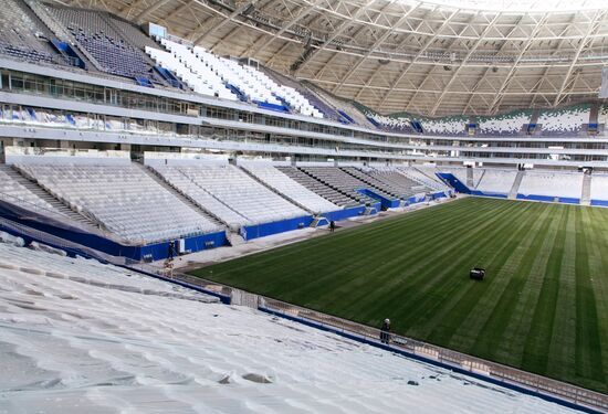 Укладка газона на стадионе "Самара-Арена"