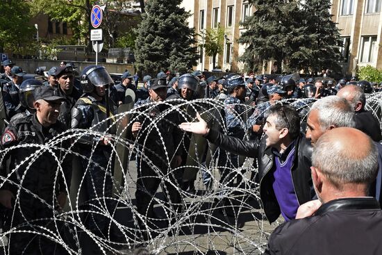 Акция протеста оппозиции в Ереване