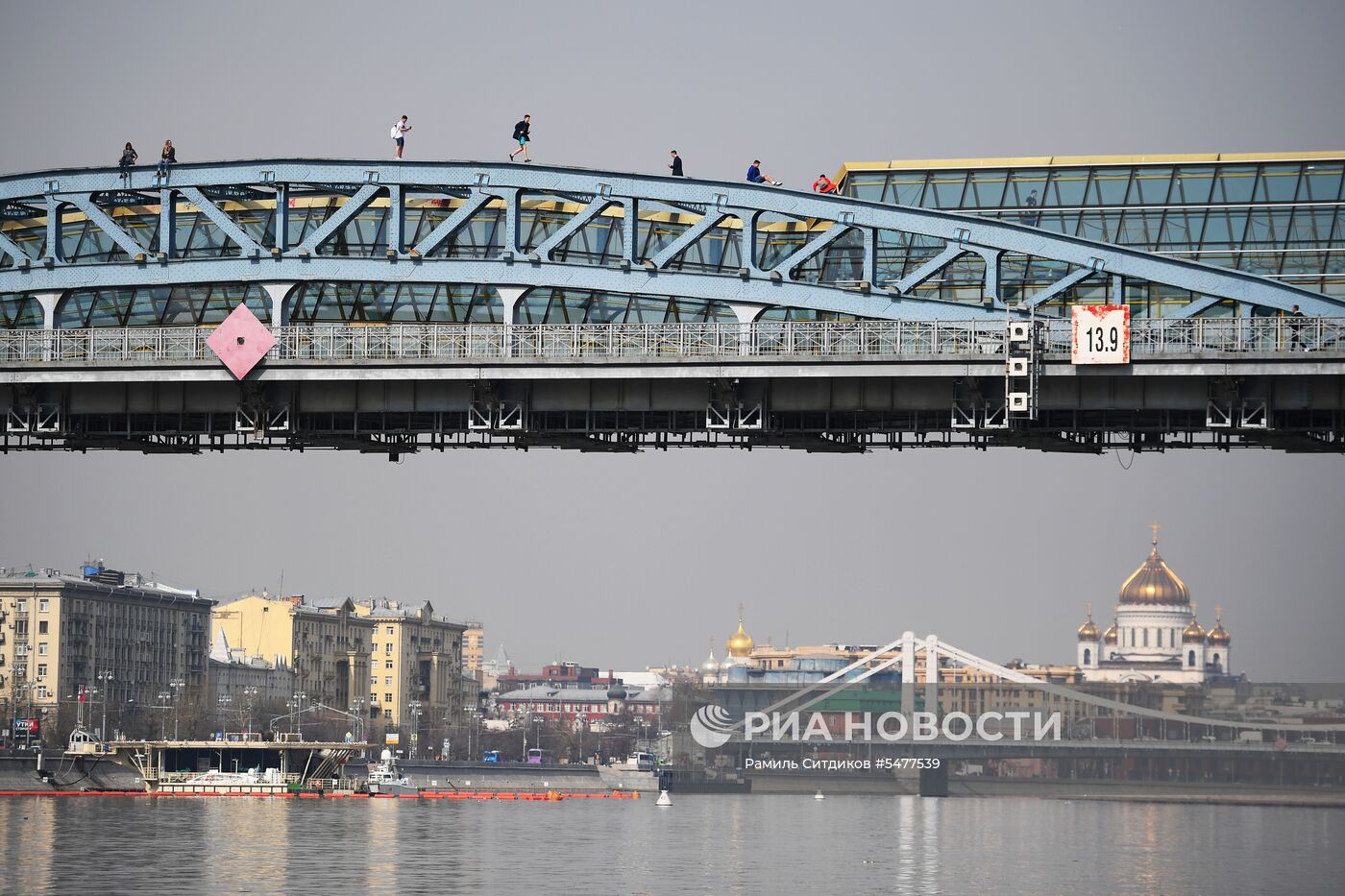 Весна в Москве 