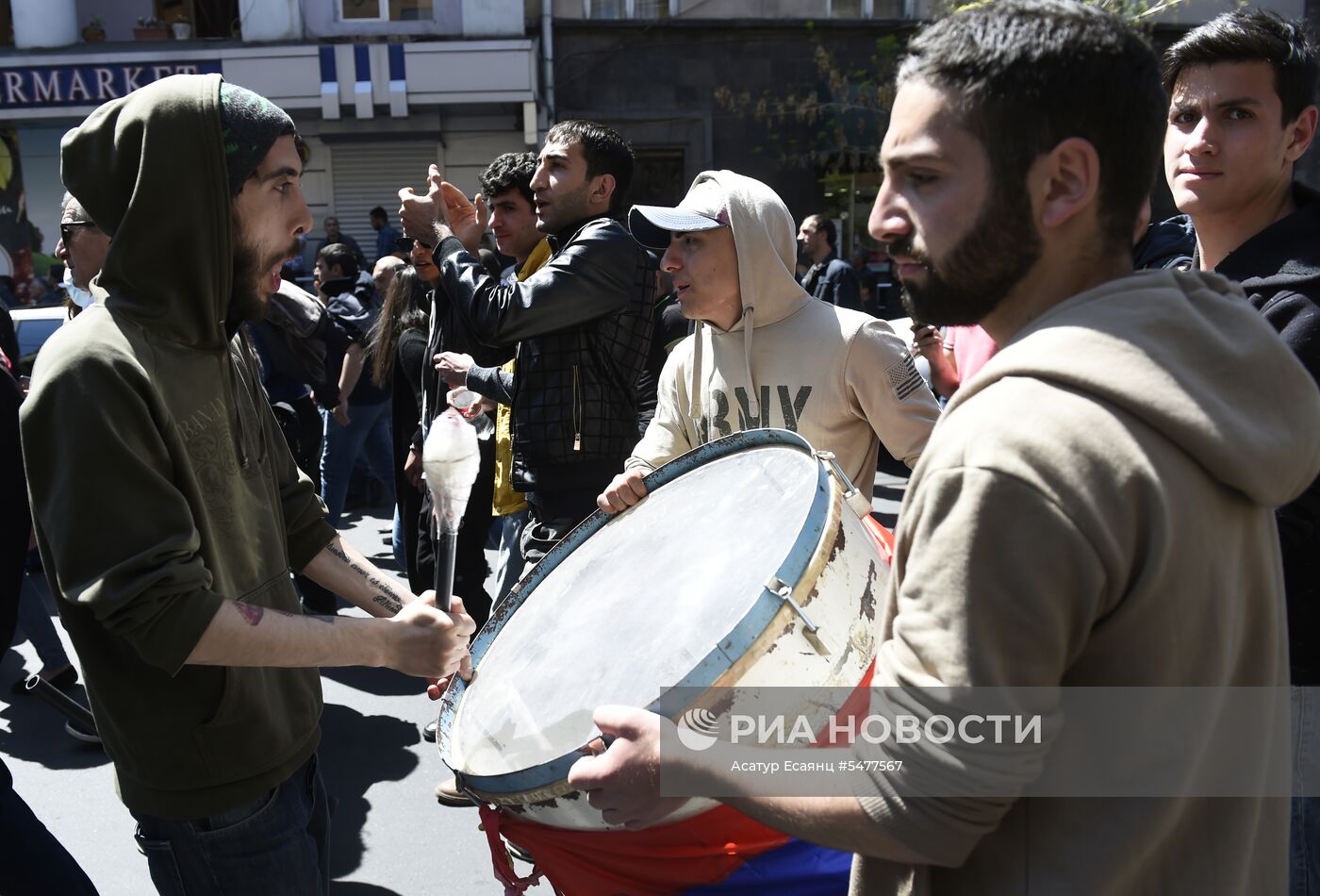 Акции протеста продолжаются в Ереване