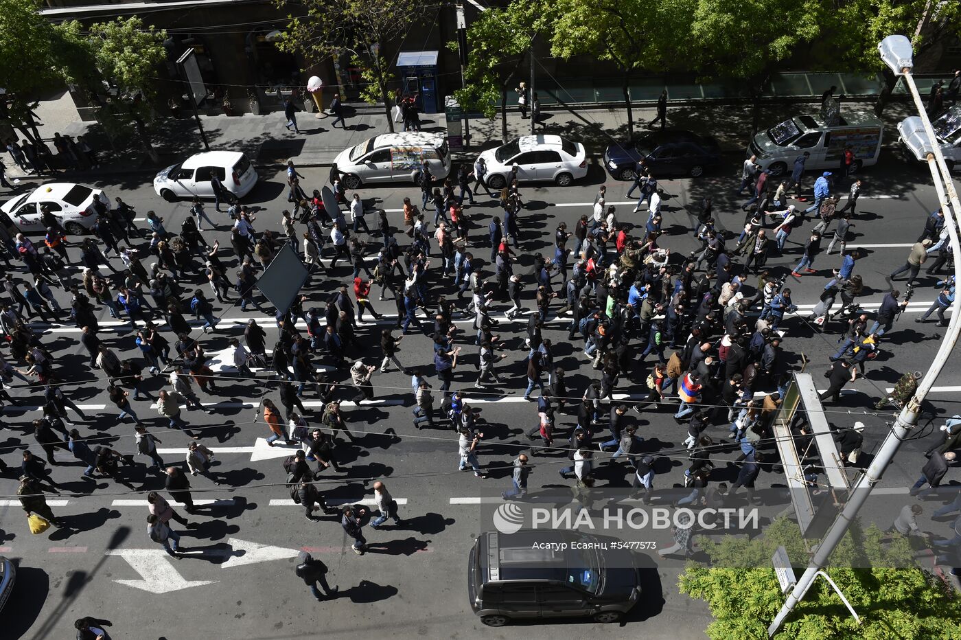 Акции протеста продолжаются в Ереване