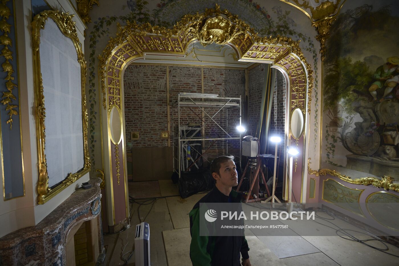 Реставрационные работы в дворцово-парковом ансамбле "Ораниенбаум"