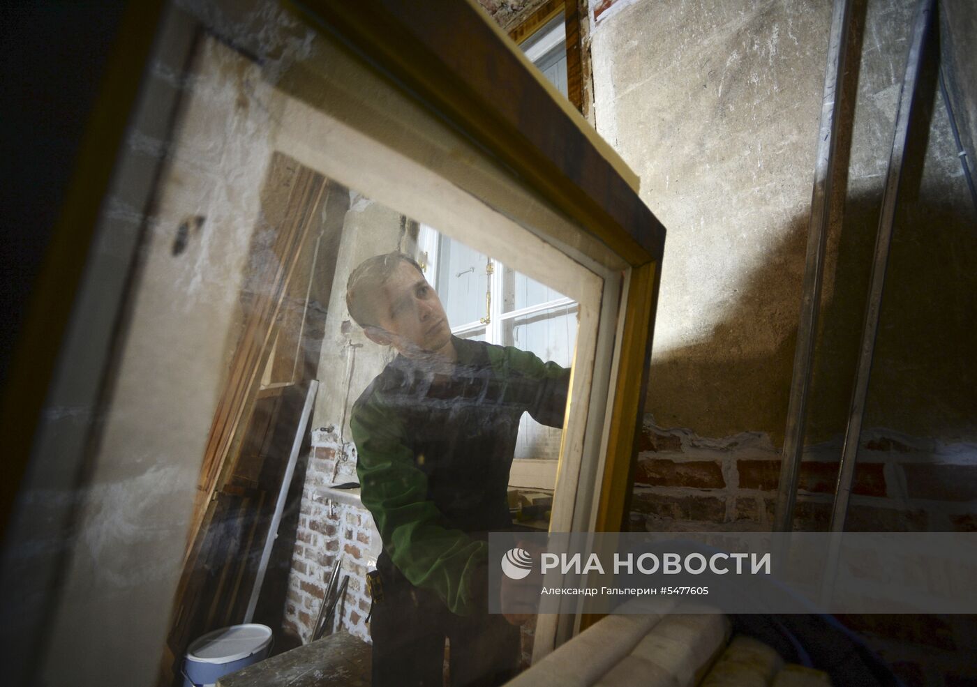 Реставрационные работы в дворцово-парковом ансамбле "Ораниенбаум"