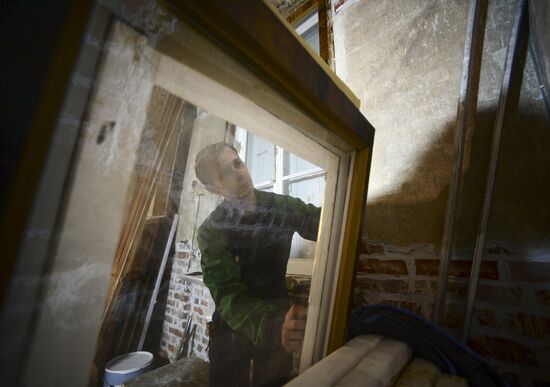 Реставрационные работы в дворцово-парковом ансамбле "Ораниенбаум"