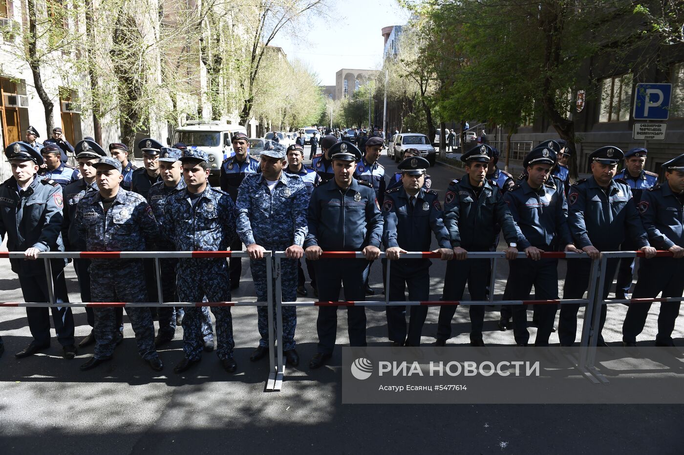 Акции протеста продолжаются в Ереване