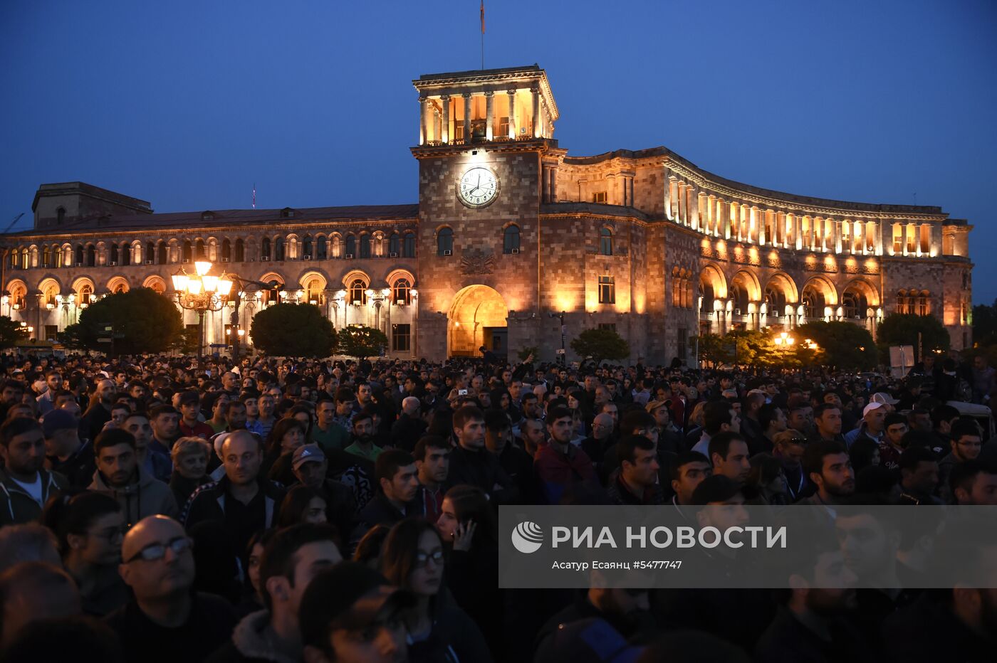 Акции протеста продолжаются в Ереване