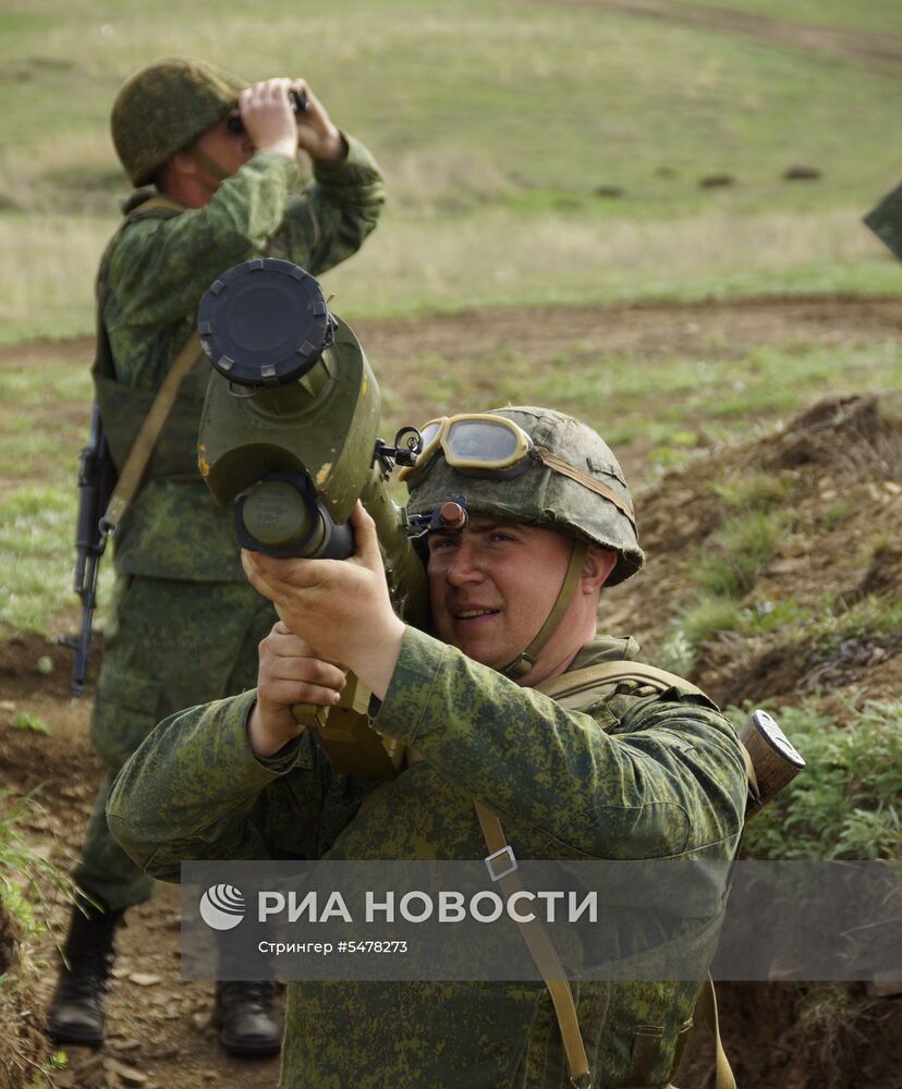 Учения по огневой подготовке Народной милиции ЛНР