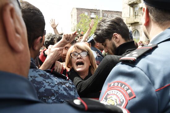 Акция протеста оппозиции в Ереване