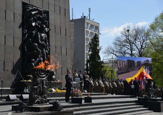 Траурное мероприятие по случаю 75-й годовщины восстания в варшавском гетто