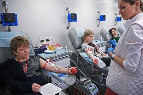 Сдача крови сотрудниками Министерства здравоохранения РФ