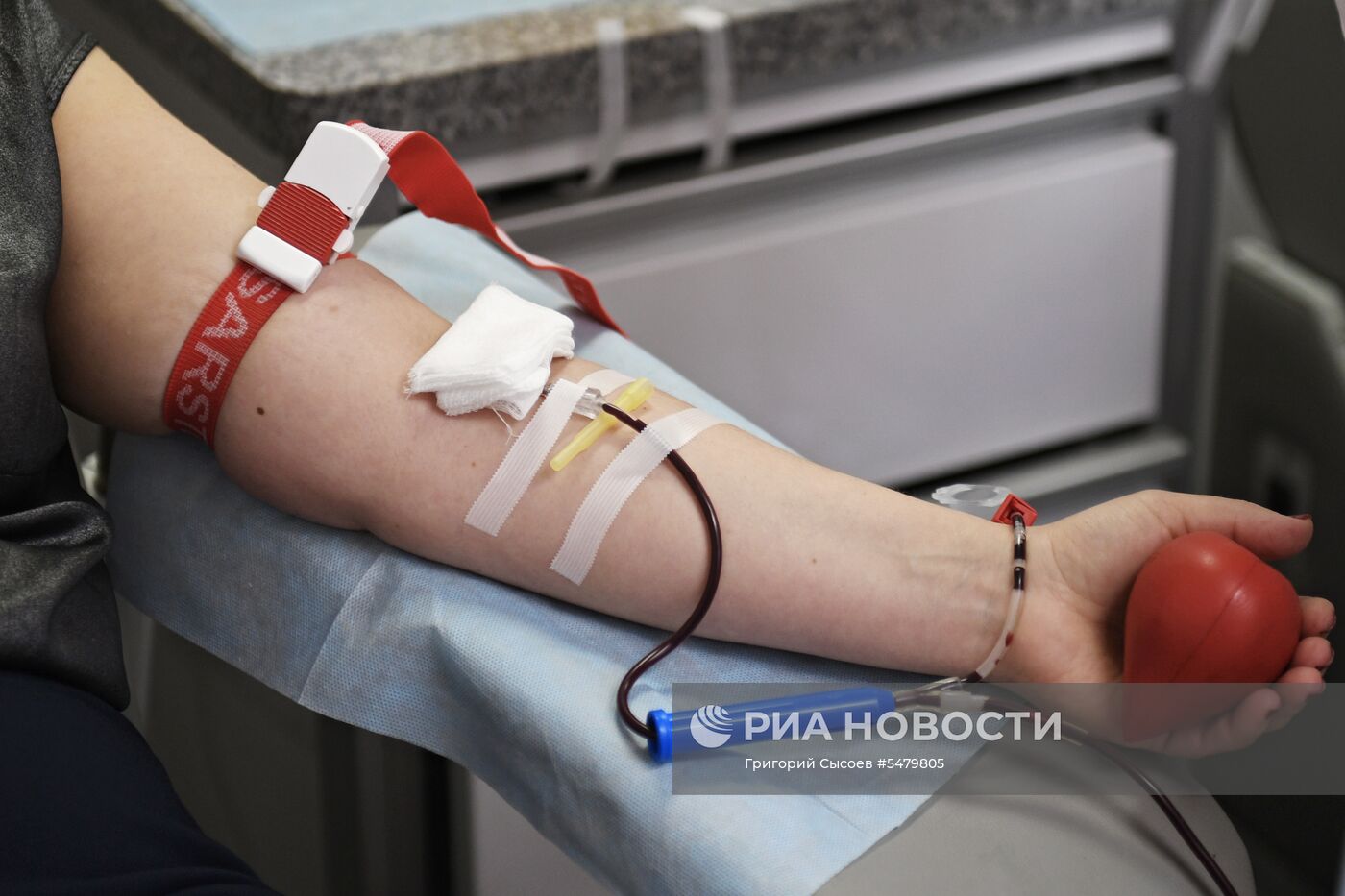 Сдача крови сотрудниками Министерства здравоохранения РФ