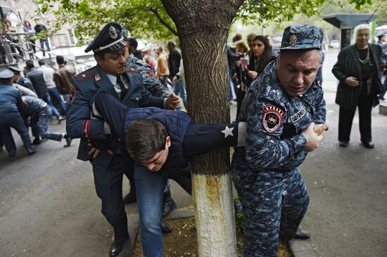 Акция протеста оппозиции в Ереване