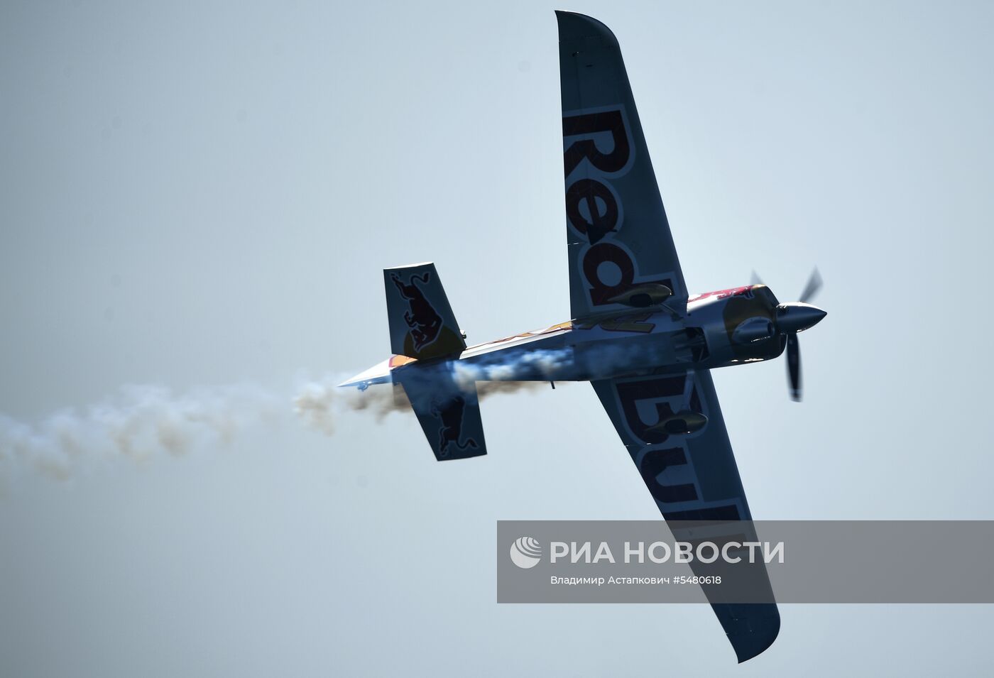 Этап чемпионата мира Red Bull Air Race в Каннах. Первый день