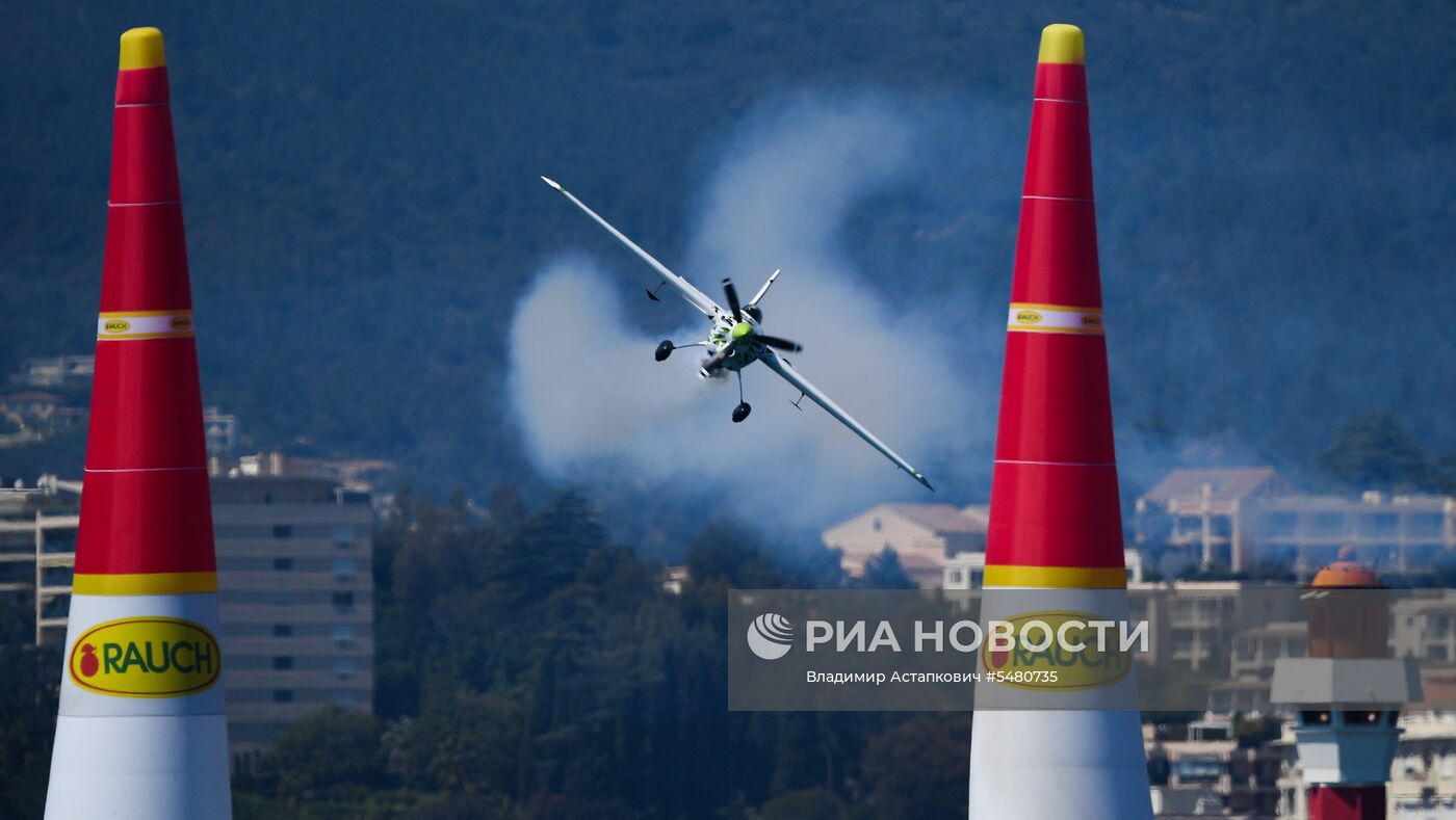 Этап чемпионата мира Red Bull Air Race в Каннах. Первый день