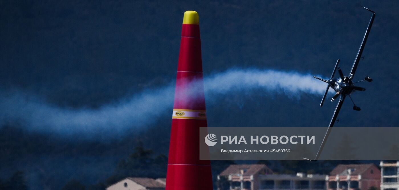 Этап чемпионата мира Red Bull Air Race в Каннах. Первый день