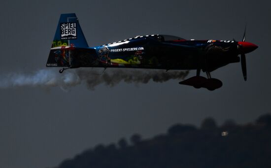 Этап чемпионата мира Red Bull Air Race в Каннах. Первый день