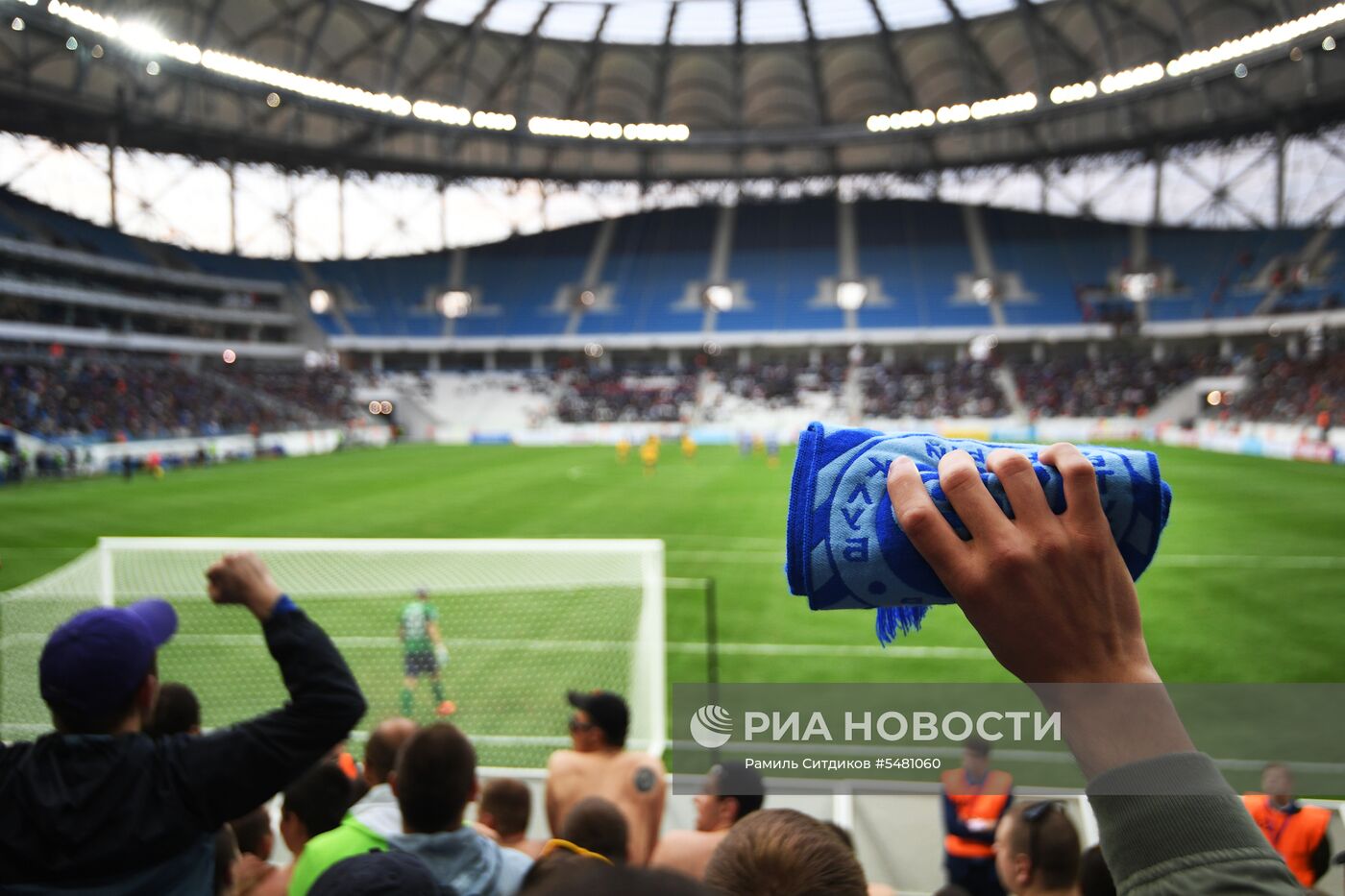 Футбол. Первый официальный матч на стадионе "Волгоград Арена"