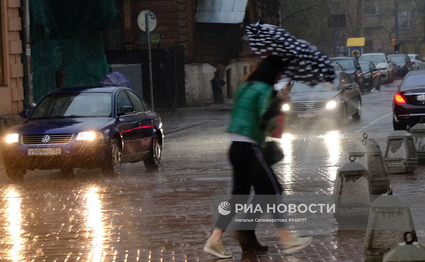 Сильный дождь в Москве | РИА Новости Медиабанк