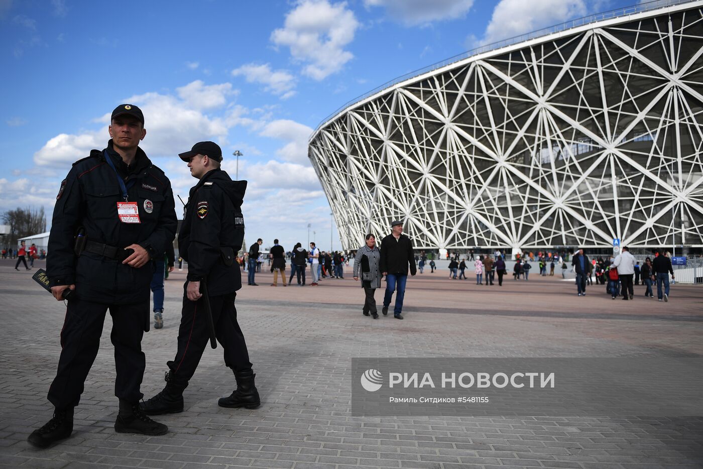 Футбол. Первый официальный матч на стадионе "Волгоград Арена"