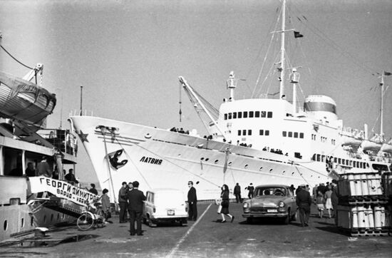 Теплоход "Латвия"