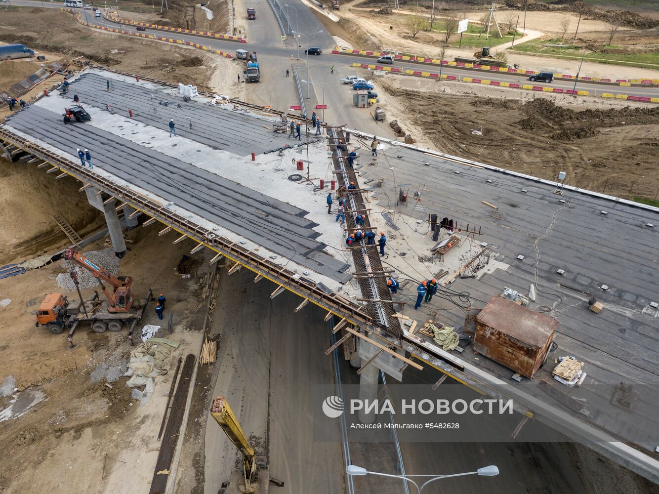 Строительство автомобильных подходов к мосту через Керченский пролив