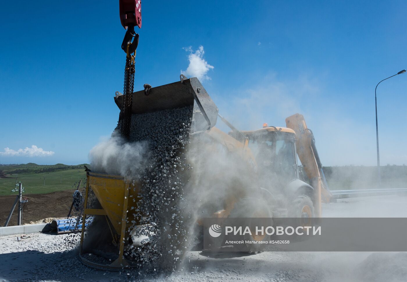 Строительство автомобильных подходов к мосту через Керченский пролив