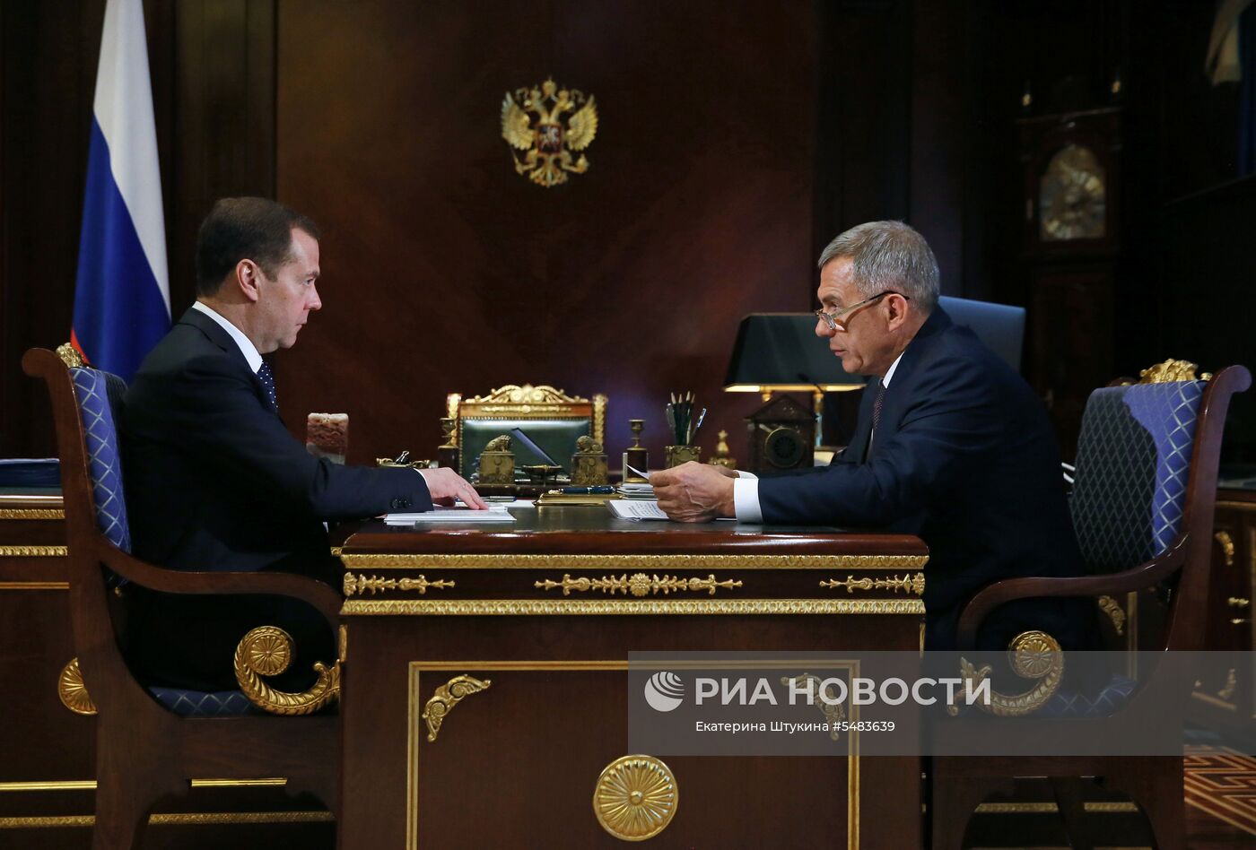  Премьер-министр РФ Д. Медведев встретился с президентом Республики Татарстан Р. Миннихановым 