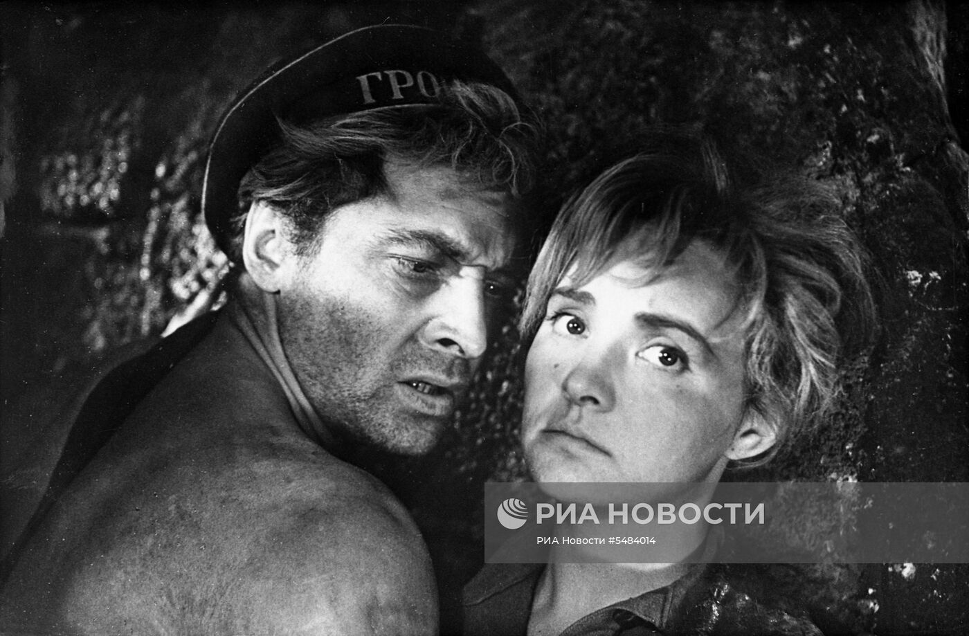 Кадр из фильма "Оптимистическая трагедия"