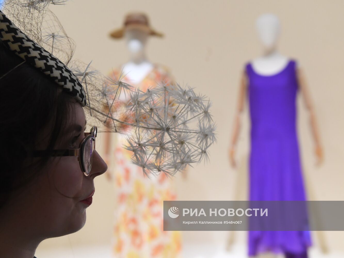 Открытие выставки исторических костюмов XX века из коллекции А. Васильева