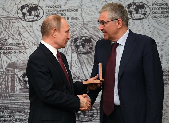 Рабочая поездка президента РФ В. Путина в Санкт-Петербург