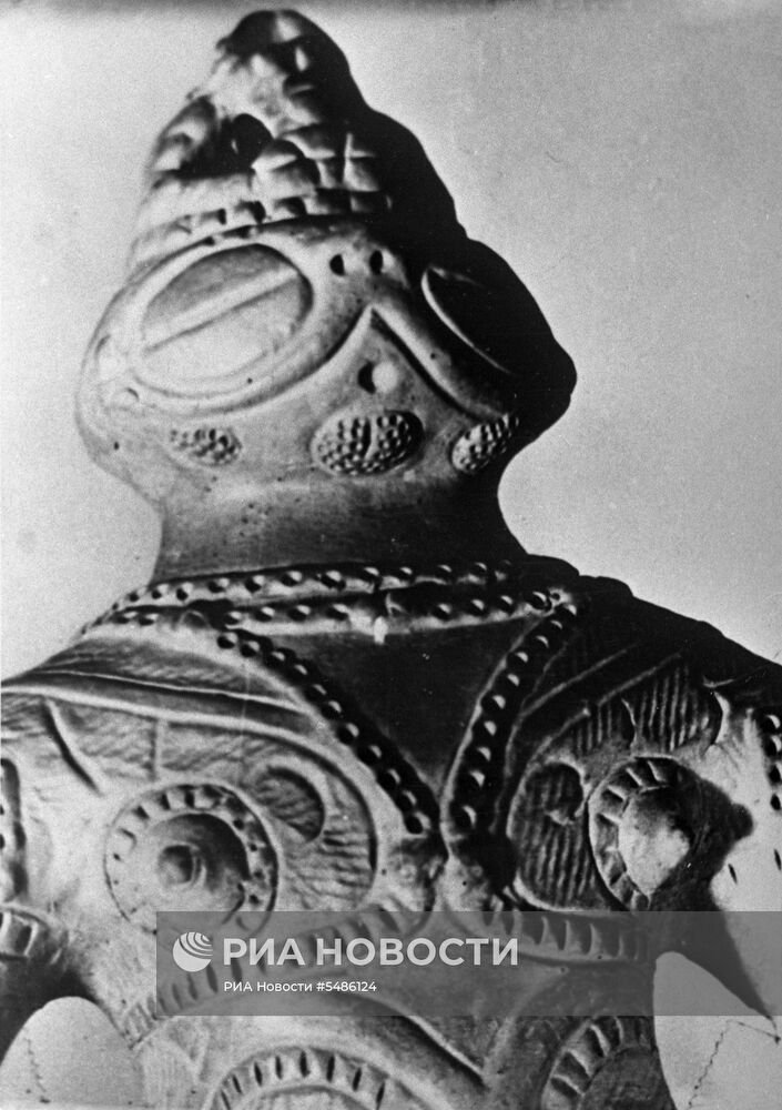 Статуэтки Догу