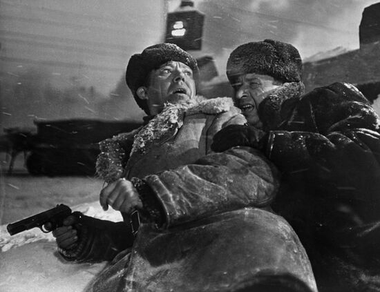 Кадр из фильма "Ко мне, Мухтар!"