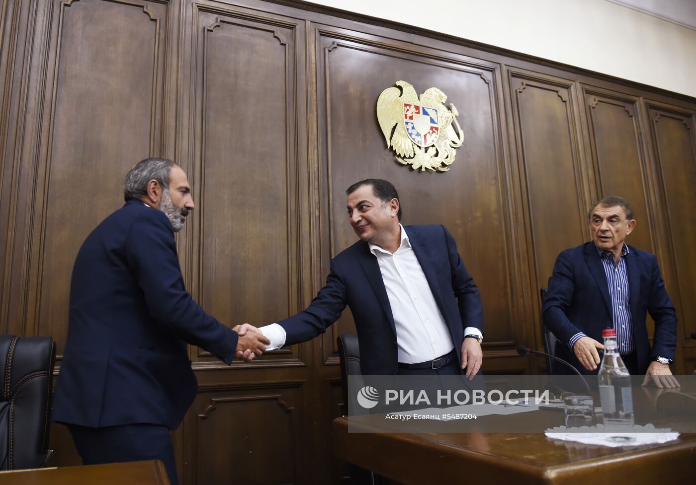 Встречи представителей оппозиционной партии "Елк" с представителями фракций парламента Армении
