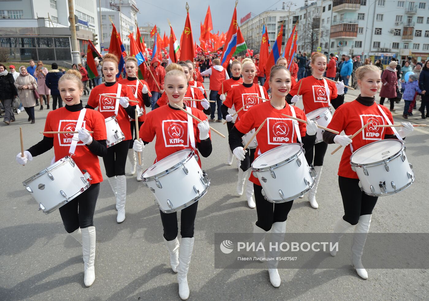 Первомайские демонстрации в регионах России