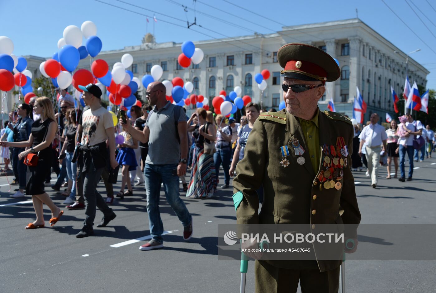 Первомайские демонстрации в регионах России