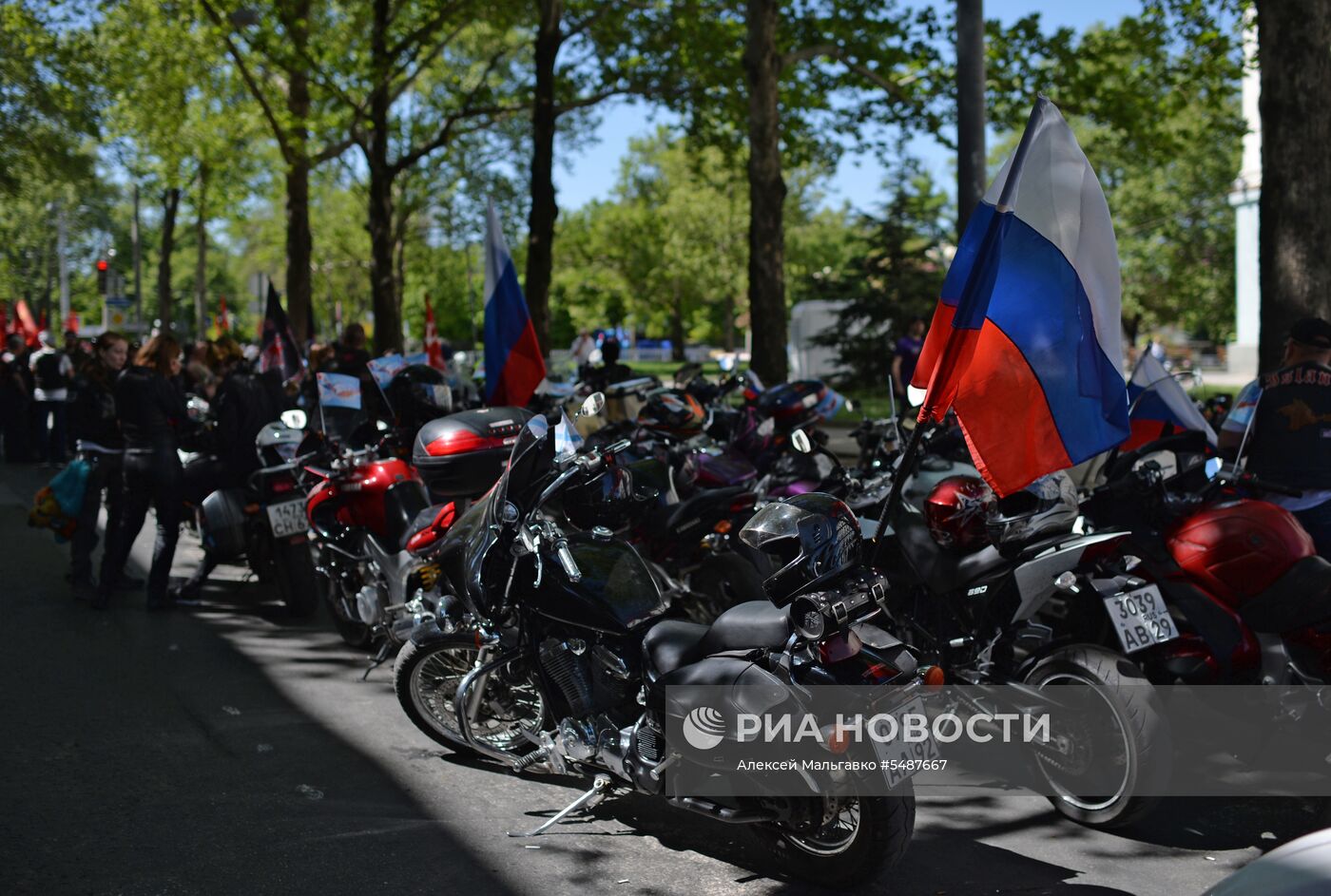 Первомайские демонстрации в регионах России