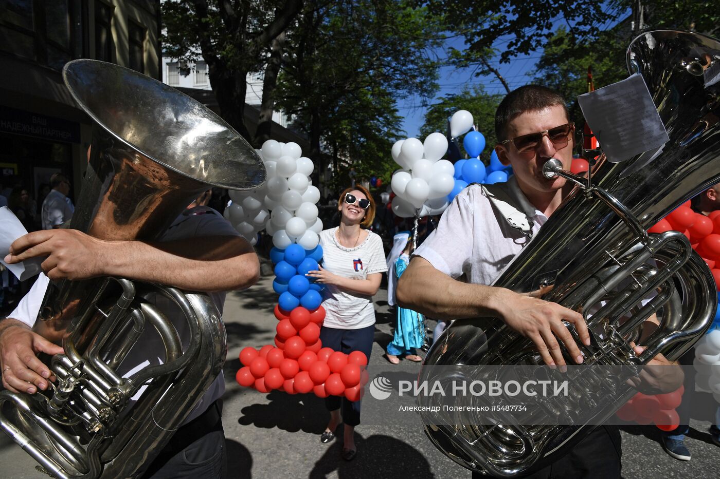 Первомайские демонстрации в регионах России