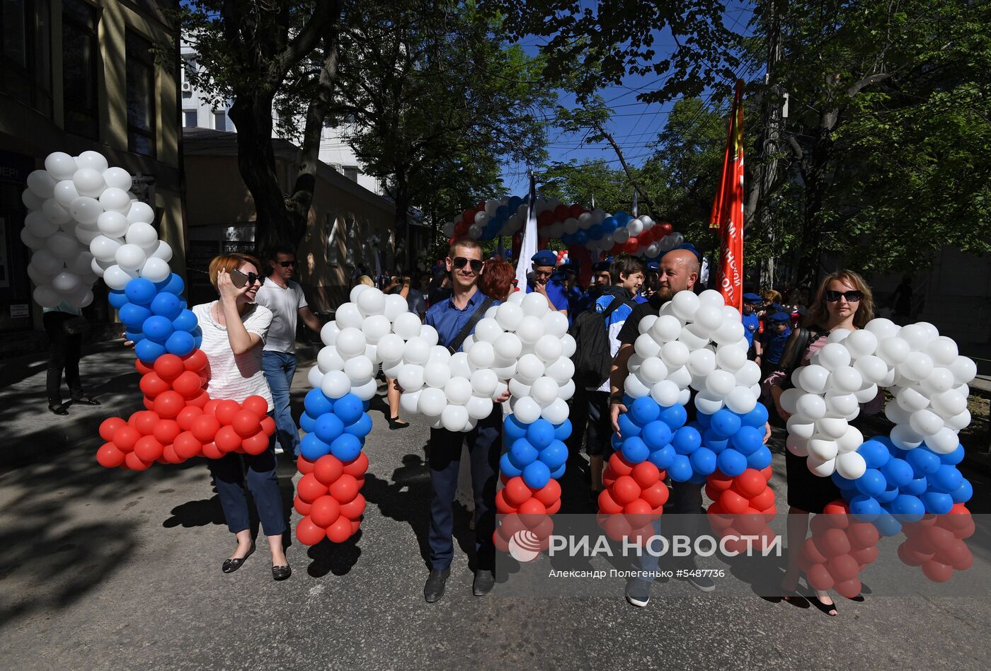 Первомайские демонстрации в регионах России