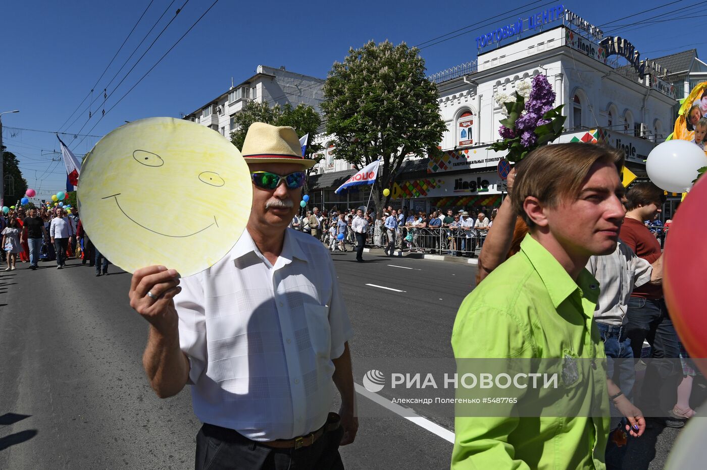 Первомайские демонстрации в регионах России